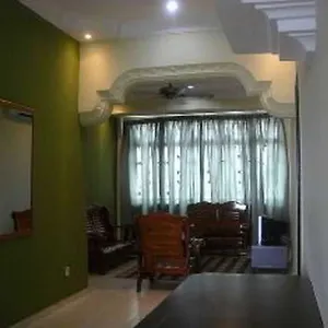  Hotel John Place @ Plaza Mahkota